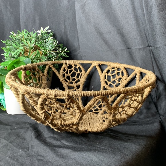 Large 15” natural handmade jute woven bowl - Picture 5 of 9